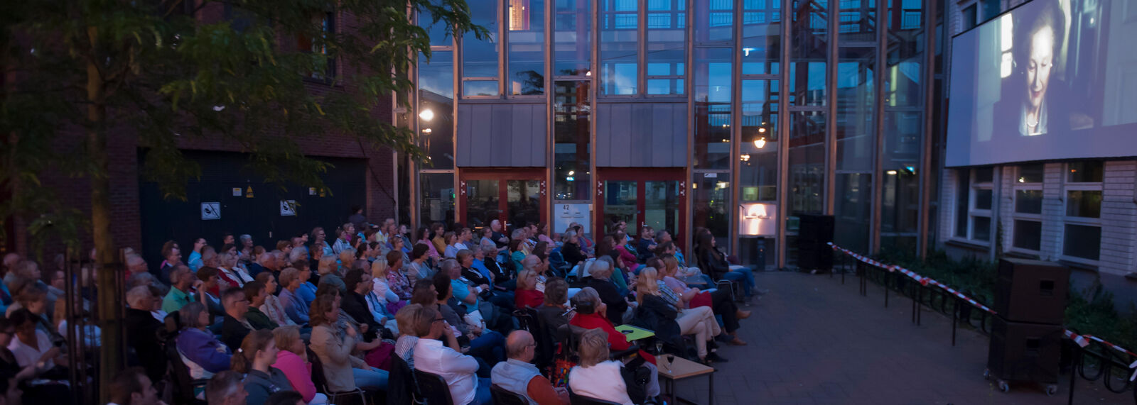 Buitenbioscoop vrijdag 26 augustus gaat door!