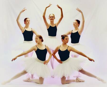 Eindejaarspresentatie door leerlingen van Balletschool Helen Wilson