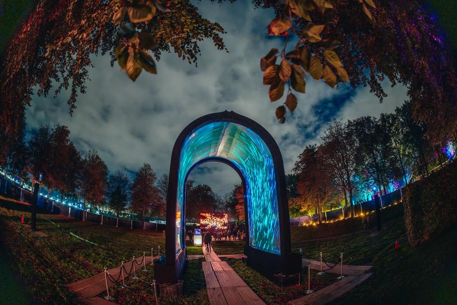 Schitterende aftrap voor Lichtkunstfestival VONK met drukbezochte openingsavond 
